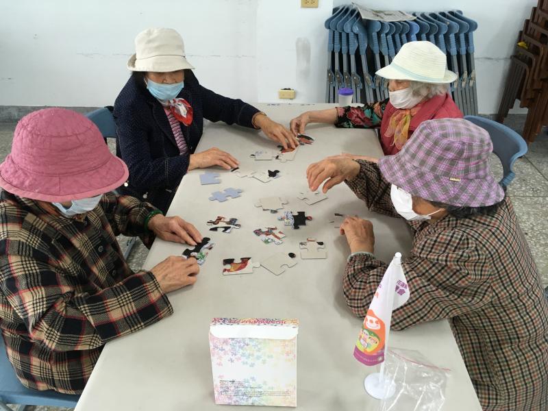 帶領三媽拼圖卡