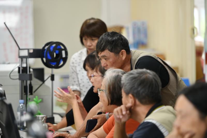 透過威力導演軟體，記錄著今日初鹿~後山果園半日遊行程後置影片