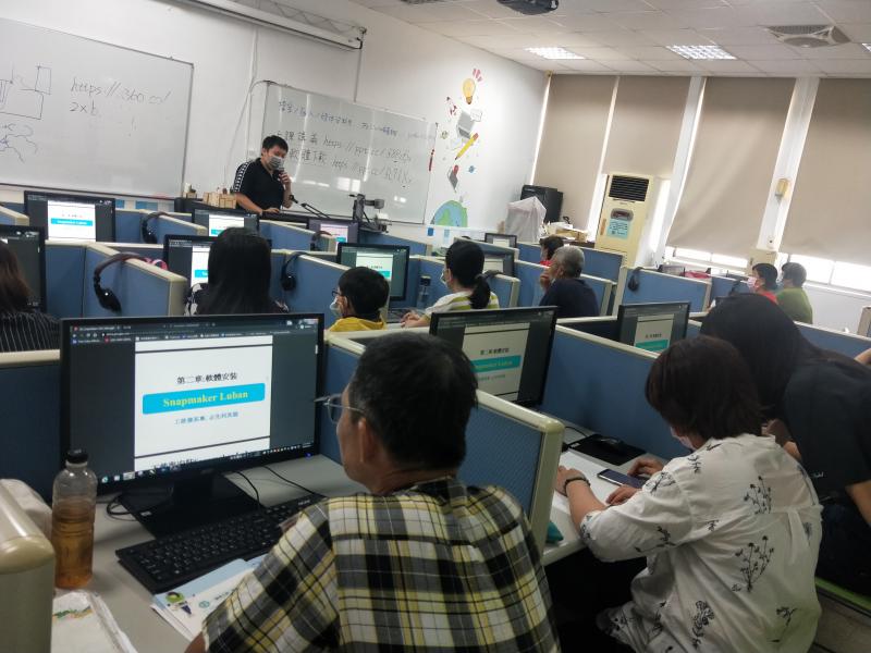 學員操作CNC軟體下載