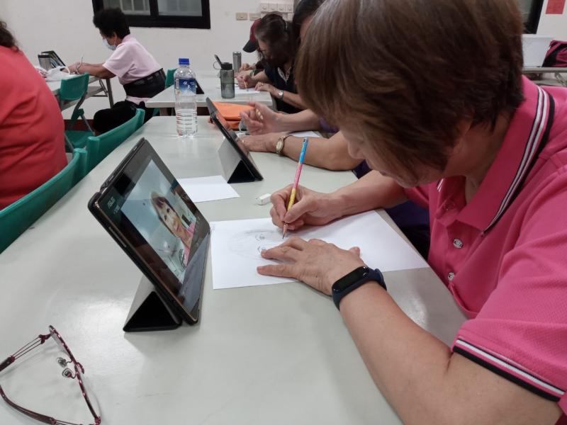 我要將偶美麗的容顏深深烙印下來....