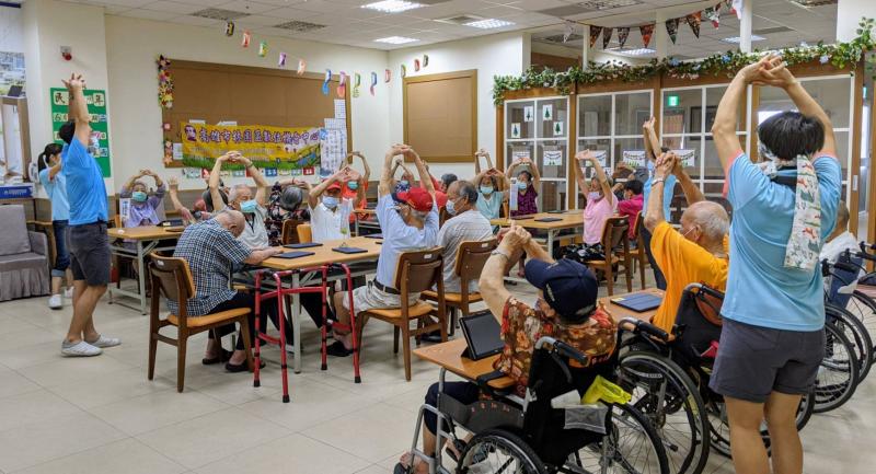 上課前先來點暖身運動操