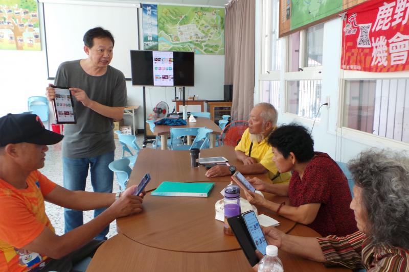 上網搜尋-Youtube-老人健康操、歌唱舞蹈、打棒球、電視劇、延平鄉射耳祭…等影片