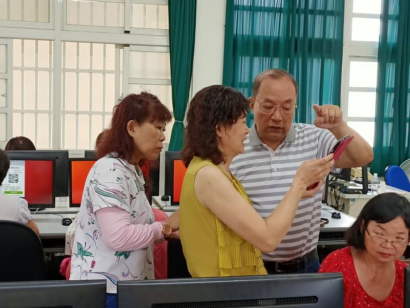 講解安裝，構圖，編排方式