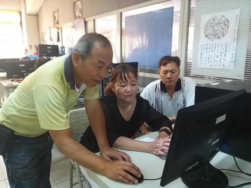 為了製作相片書，相片使用方便，學習相片做分類。