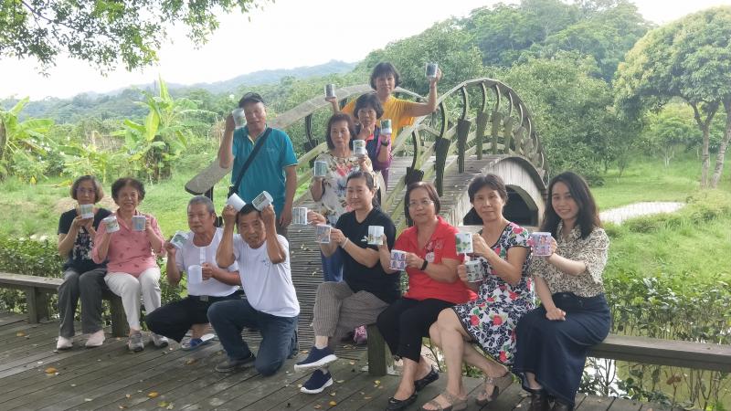 得意的作品(DOC教室的生態池周邊取景，完成獨一無二專屬個人馬克杯)