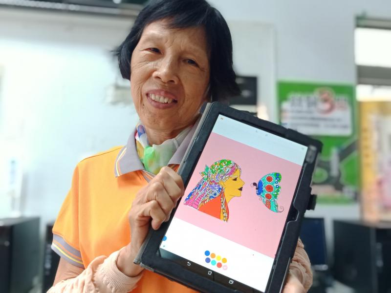 學員賴富美阿嬤美麗的平板繪圖作品