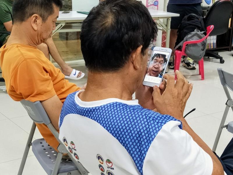 大叔瞬間變可愛的兔子