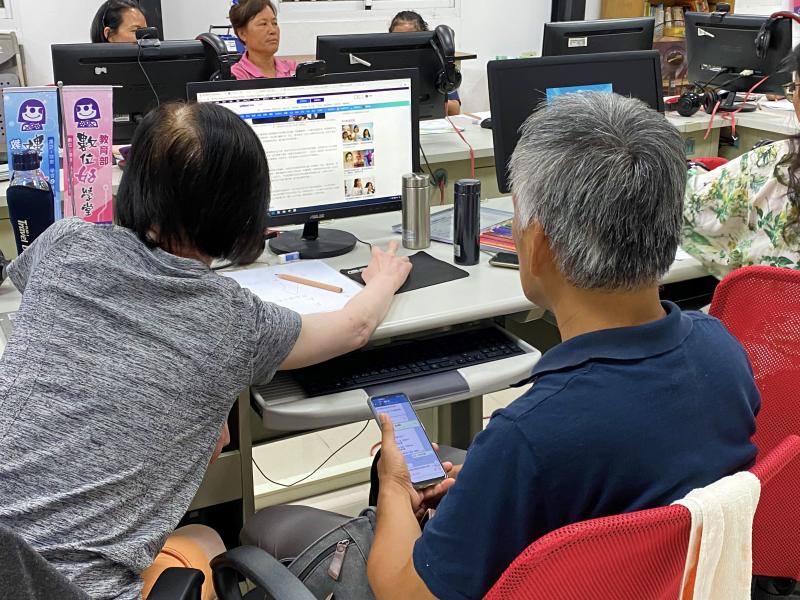 學員搜尋網頁設計案例