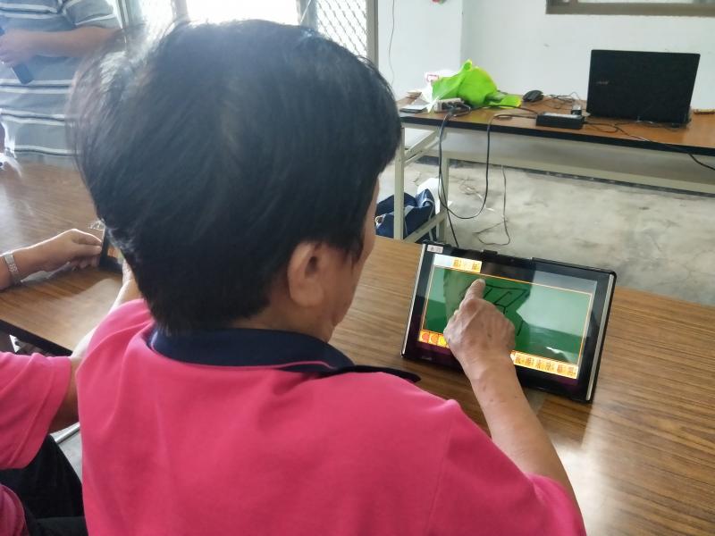 學員開始創作自己雷雕作品