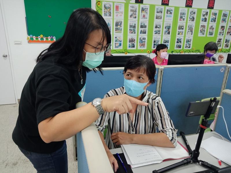 講師講解功能如何操作使用