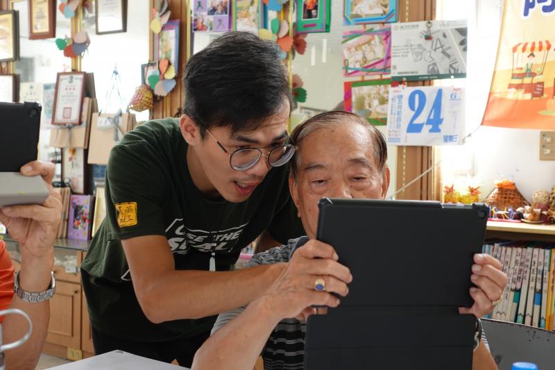 助教詳細解說APP的使用方法