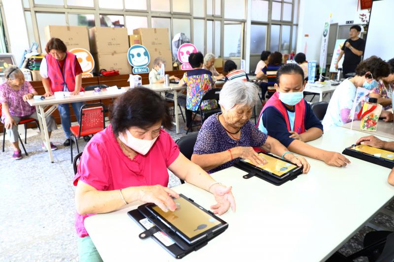 學員操作App-鬆餅塔