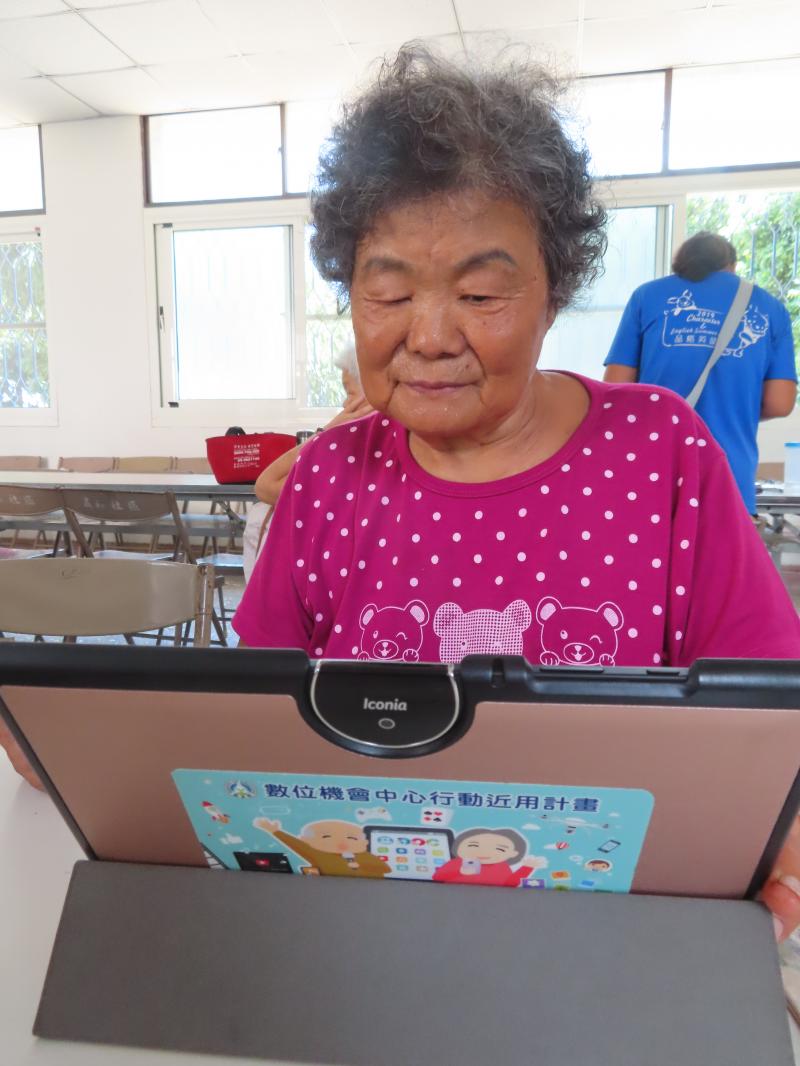 連上衛服部健康網站,輸入身高體重,就可知道BMI是多少?