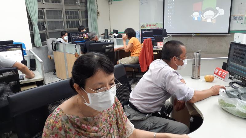 大家非常有趣的學習，終於把入門課學到手，個個祈盼進階課到來。