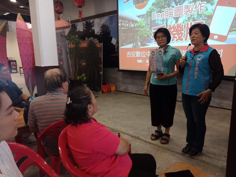 游鄉長蒞教學的現場為學員勉勵。