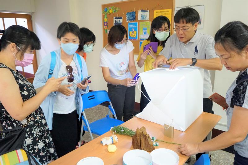 利用燈箱可以打造自己的專屬攝影棚