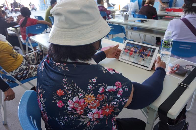 如何 Youtube語音搜尋搜尋 -家鄉影片-健康操影片、歌唱影片-鄧麗君歌曲