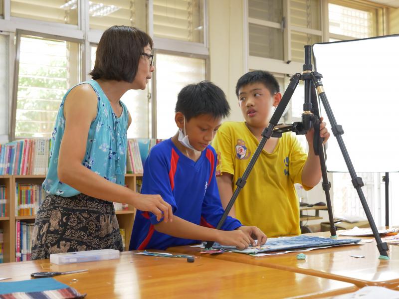 動畫課對孩子來說，就像完成夢想一樣，可以自己手做動畫，多美好的事情。 而且我們做的是：紅嘴黑鵯-布農族的傳說。 ​​​​​​​製作自己族群的神話故事。