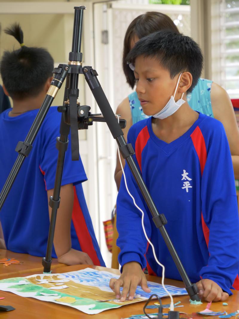 小朋友自己動手做導演，非常有挑戰性，也開心。