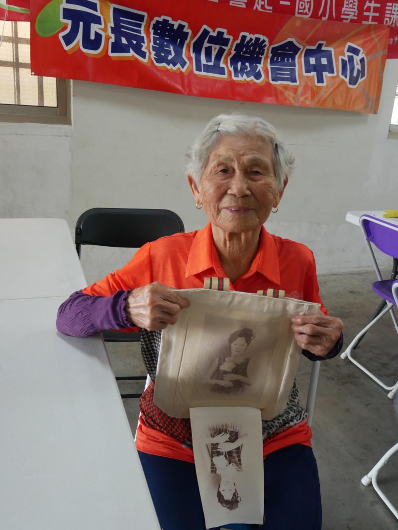 阿嬤漂亮的作品開心分享給大家看看喔!