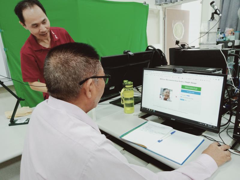 利用自己的照片透過3D列印做出人臉臉譜