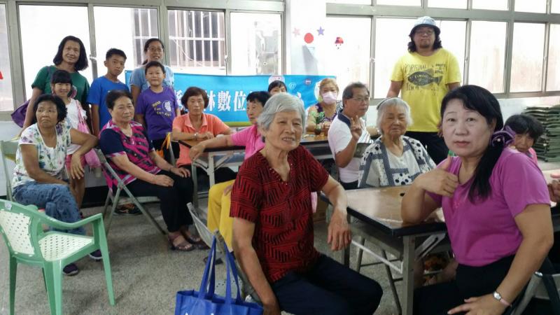 歡樂直播秀,帶來美好時光!是每週到大林數位機會中心學習的動力.