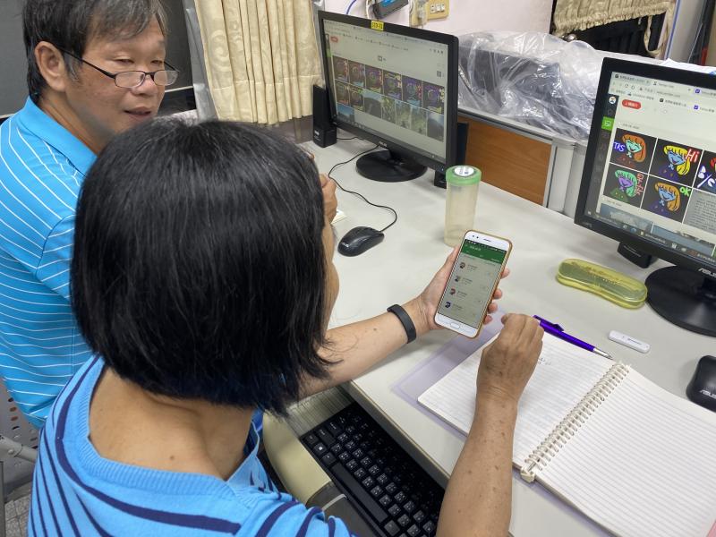 開始上架line貼圖。