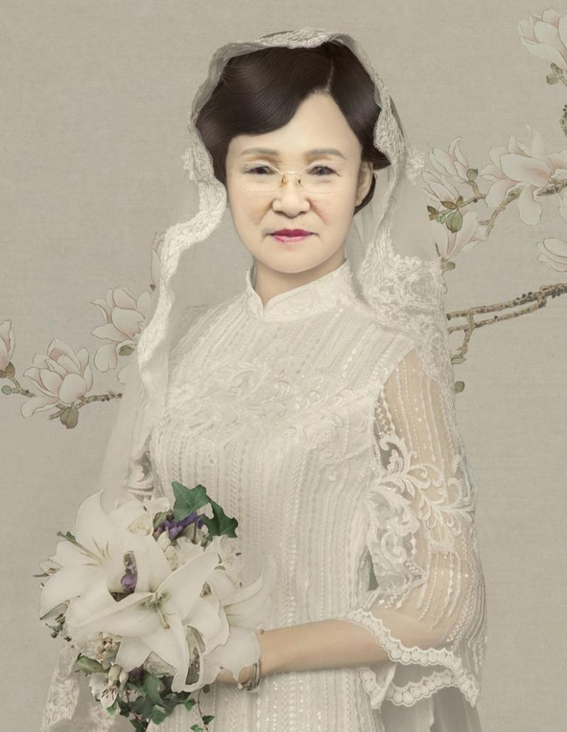 老師幫阿嬤拍的婚紗照-阿嬤好滿意,一直說 好 好 好~~~