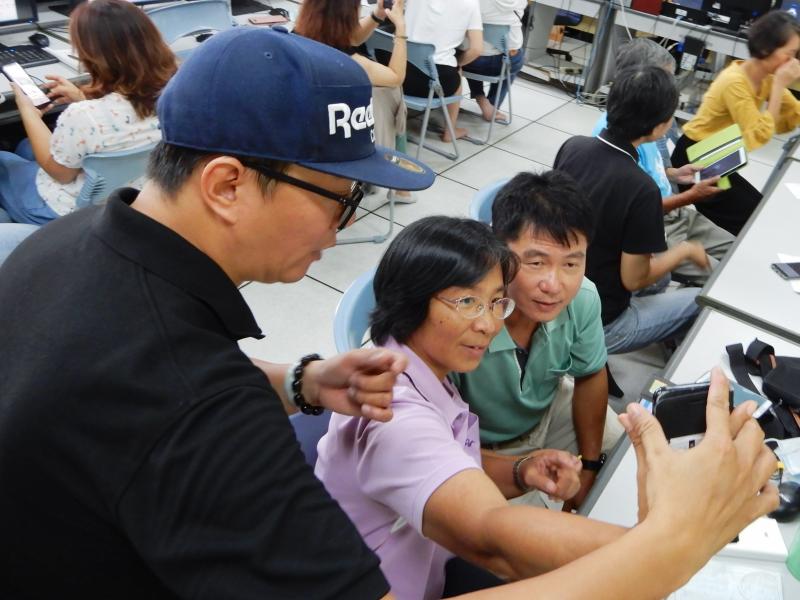 如何拿手機自拍最好看