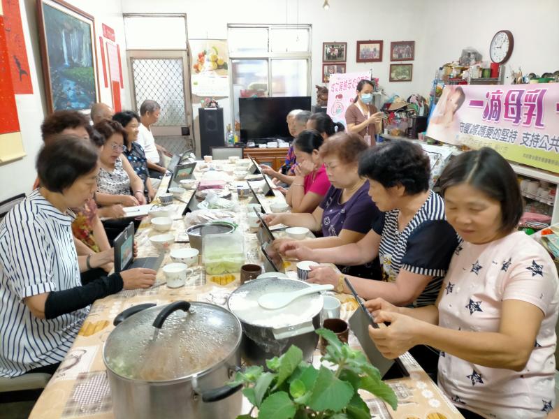 上完課還可以聚餐，上課超開心。