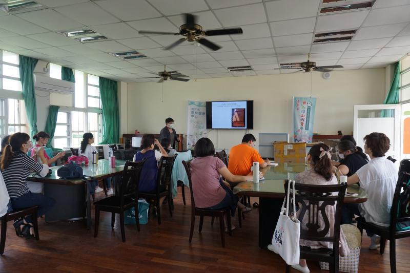 認真聽老師講解