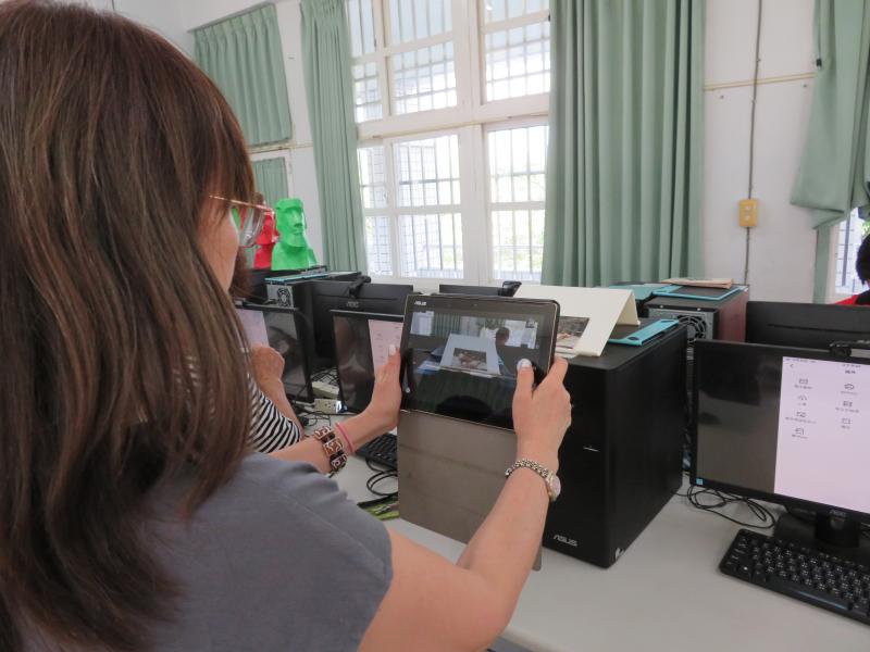 開始練習拍照記錄，雖然有點花時間，不過能訓練拍照技能也是很開心的。