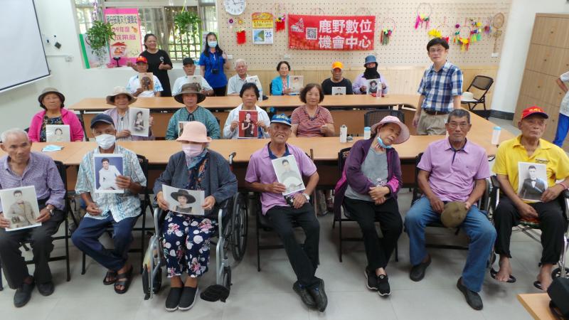 阿公 阿嬤的婚紗照成果大合照