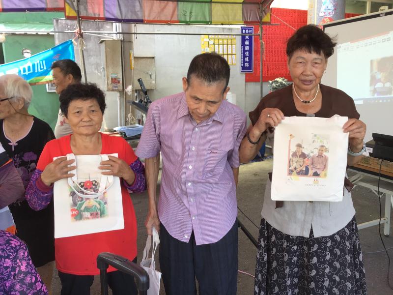 夫妻檔一起秀上課學習成果