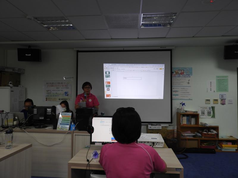 老師請各位寫出自己心目中蘇澳必吃三個美食和2個景點，因為每個人感受不一樣，學員一一分享，因為你，讓家鄉受矚目