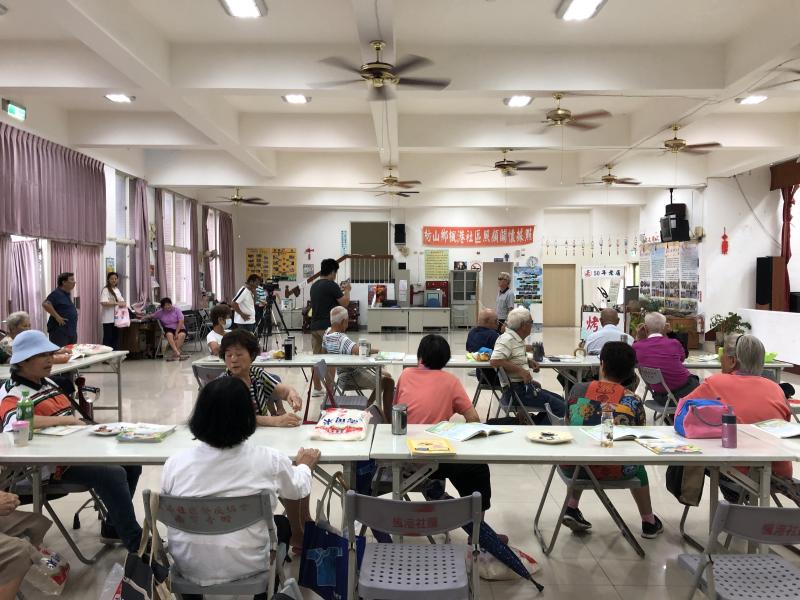 行銷在地的文化特色，結合數位影音課程實作，說明拍攝技巧與景鏡。