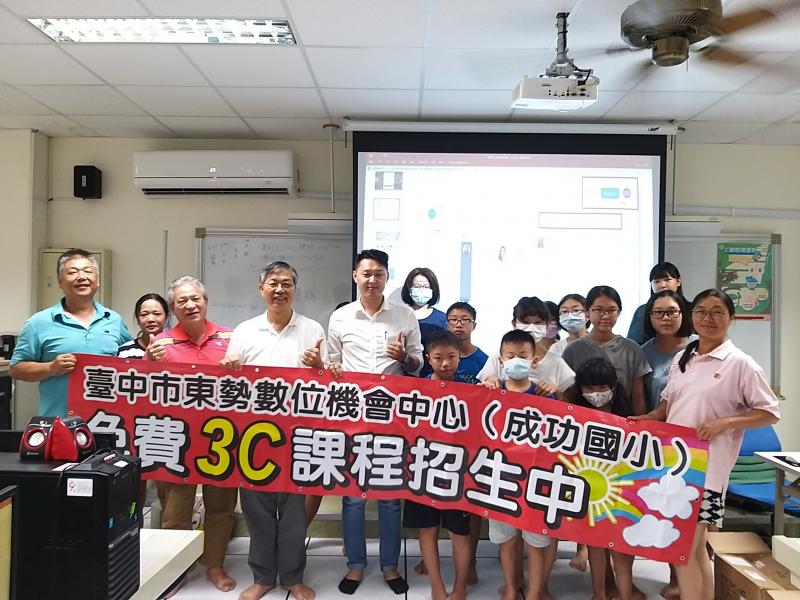 不畏風雨，今天還是有很多學員來學習，學員大合照