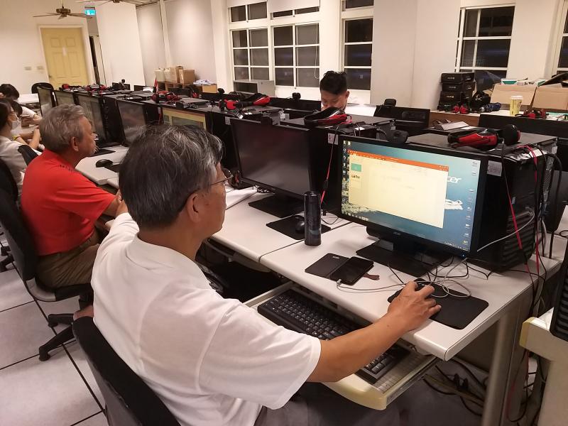 活到老學到老，不分年紀一起學習