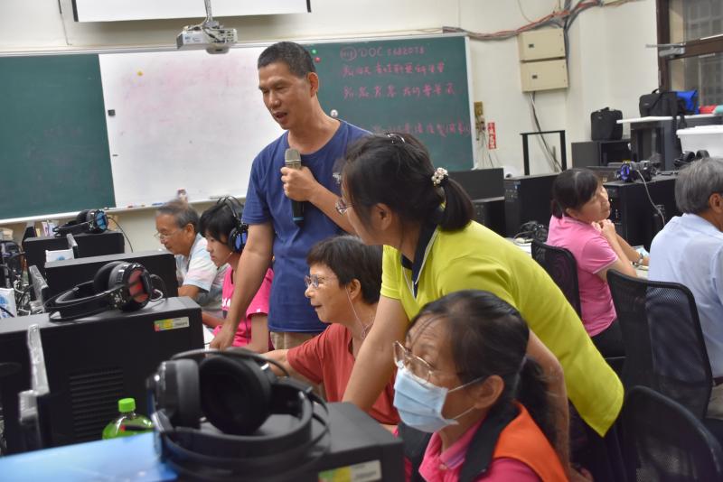 學員與講師間互動熱烈,遇有問題立即發問,同時獲得解決.