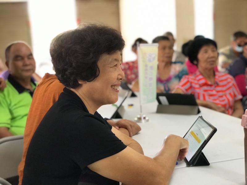 使用平板電腦操作