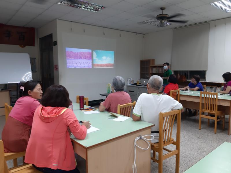 大家認真聽課+筆記