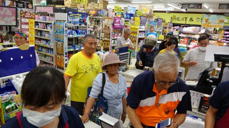 學員一起共有平板一起了解全聯APP。