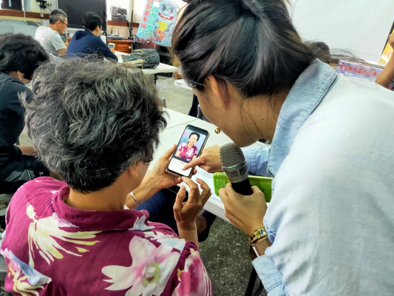 教導學員如何選擇自己喜歡的濾鏡效果，濾鏡對之後製作影片來說相當重要!