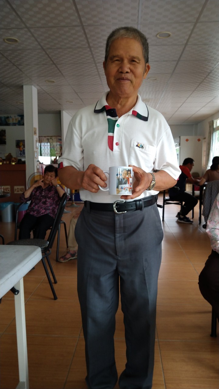 由老師帶領學員學習創作