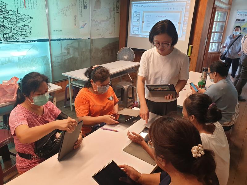 平板的妙用就是夠大，字很清楚