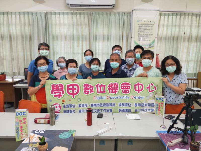 我們一起line起來合照