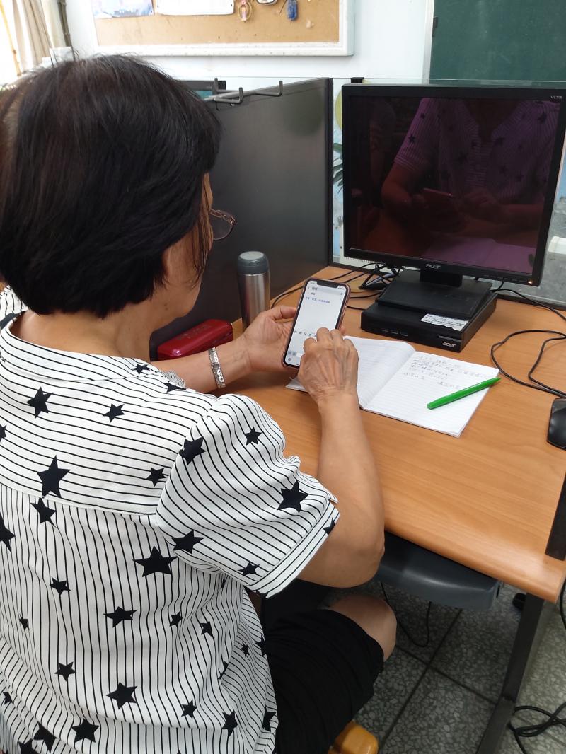 老師教學員認識FB的商品