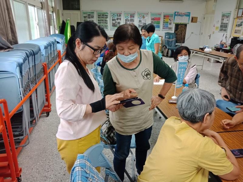 劉品辰講師與學員的互動