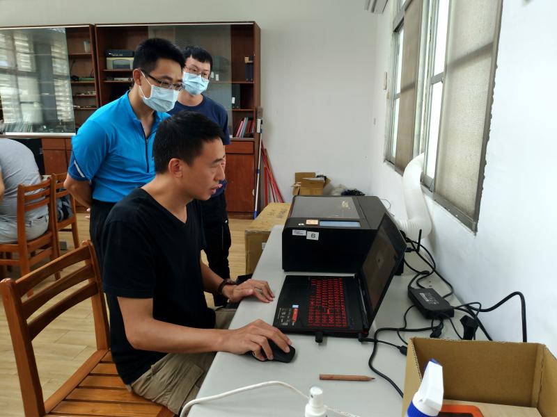 設定雷切機，準備印製作品