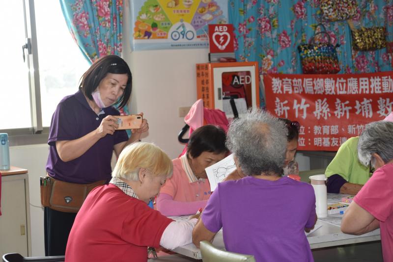 利用畫畫呈現數位的景象